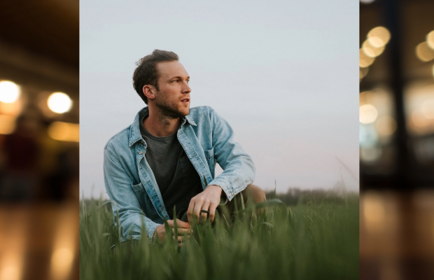 Happy Hour with Blake, Kelly and Phillip Phillips!